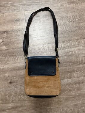 Vaan & Co Suede Leather Messenger Crossbody purse